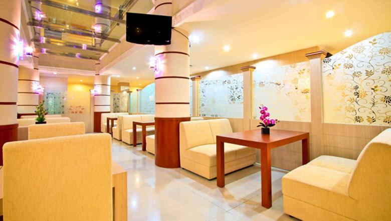 Hotel Marina Ambon Buitenkant foto