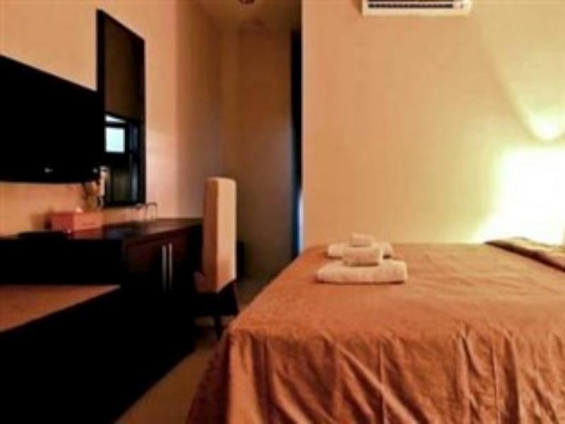 Hotel Marina Ambon Buitenkant foto
